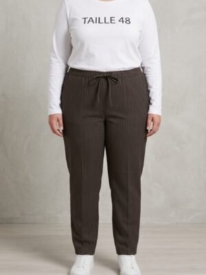 pantalon Daxon T48 marron à rayures porté vue de face