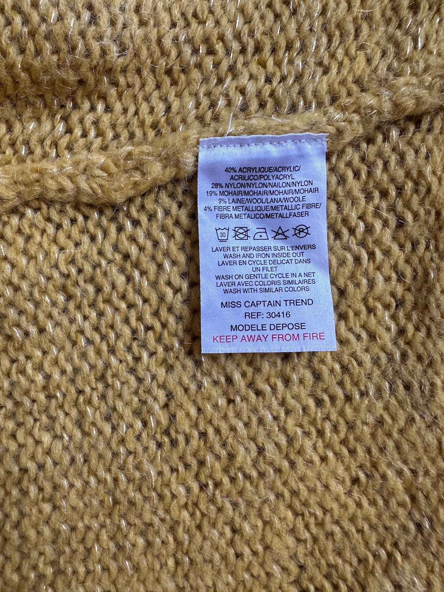 Gilet cache-cœur jaune moutarde mohair Miss Captain – Image 4