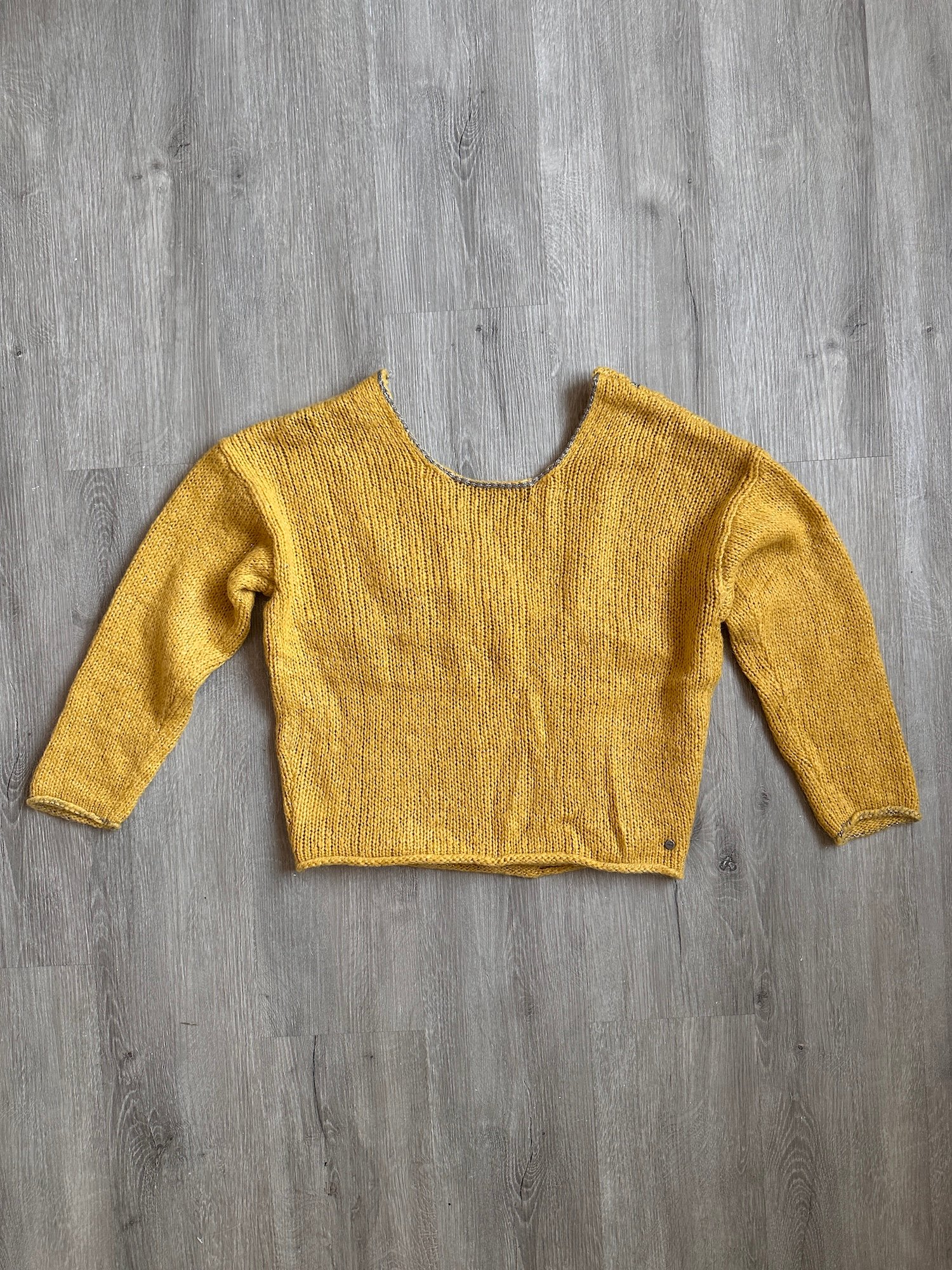 Gilet cache-cœur jaune moutarde mohair Miss Captain – Image 3