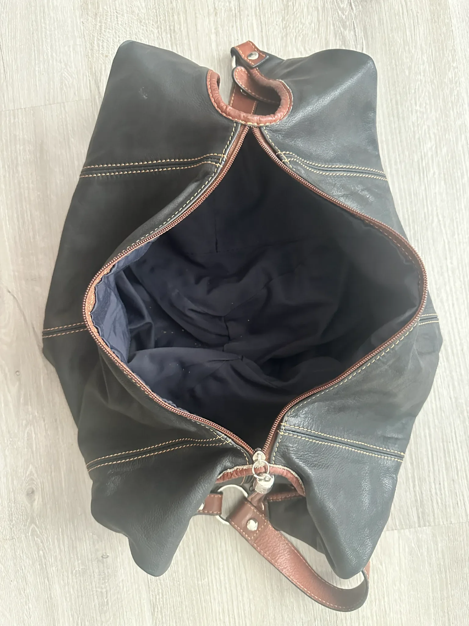 grand sac hobo motard noir marron artisanal made in italy porte