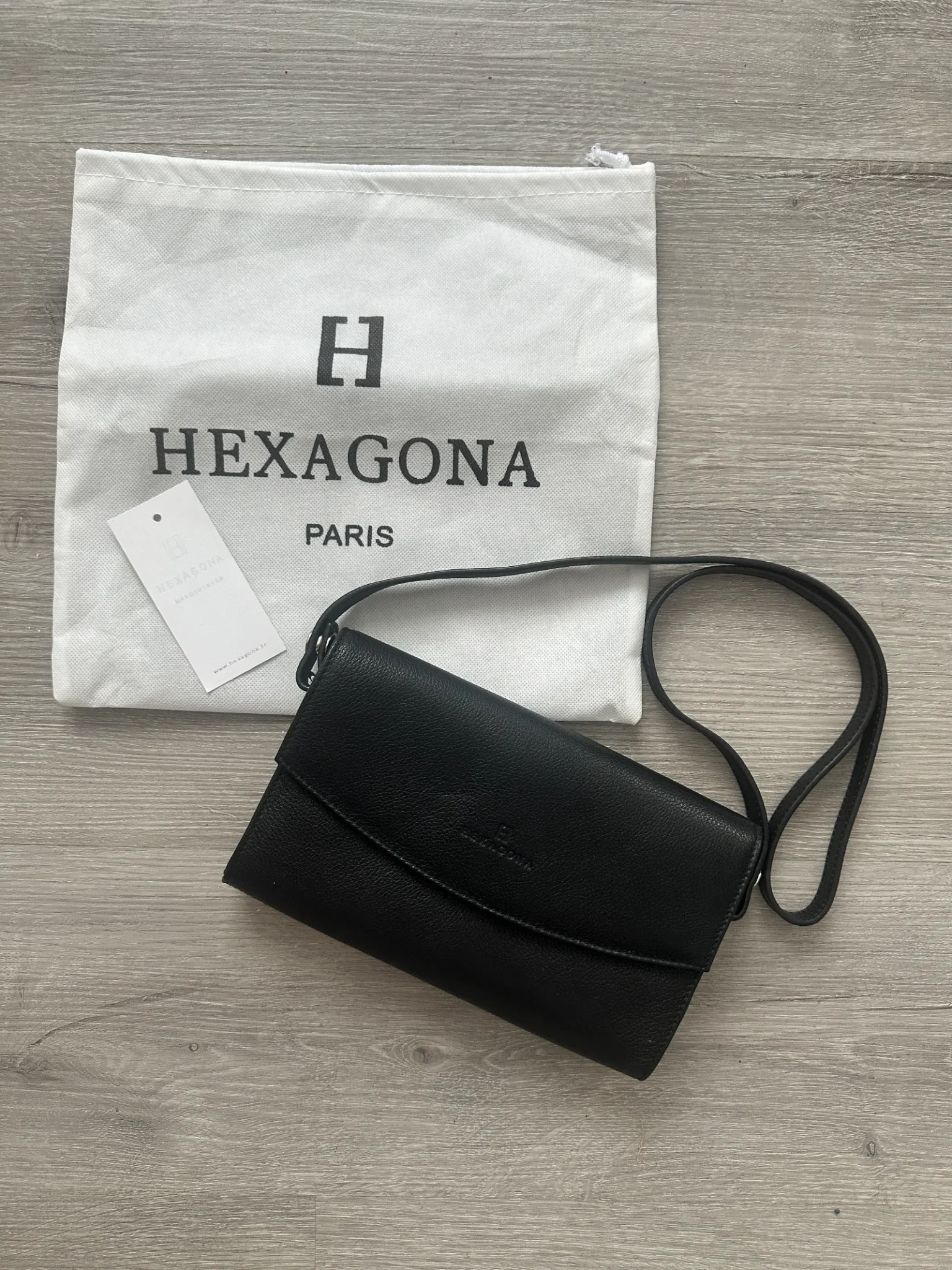 pochette hexagona noire hexagona paris dos