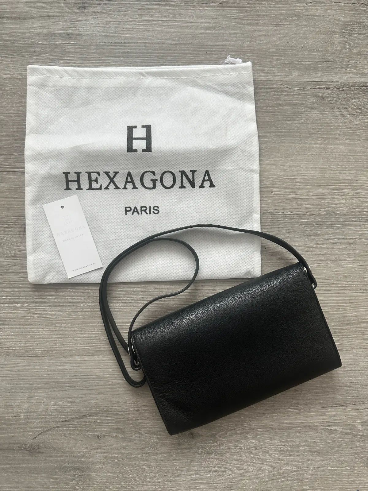 pochette hexagona noire hexagona paris etiquette