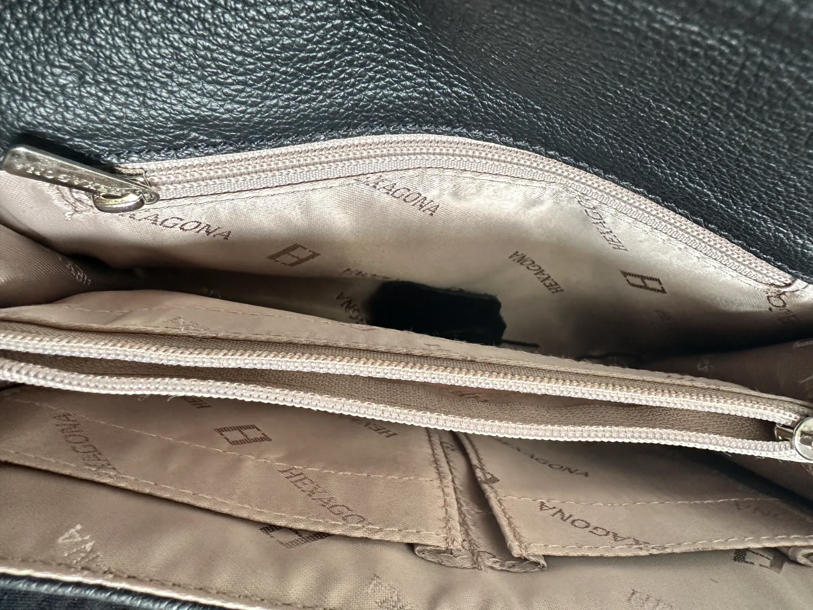 pochette hexagona noire hexagona paris porte