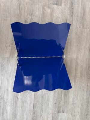 Porte-revues vintage en métal laqué bleu et chrome d'occasion – mobilier rétro de seconde main sur Oumi Friperie