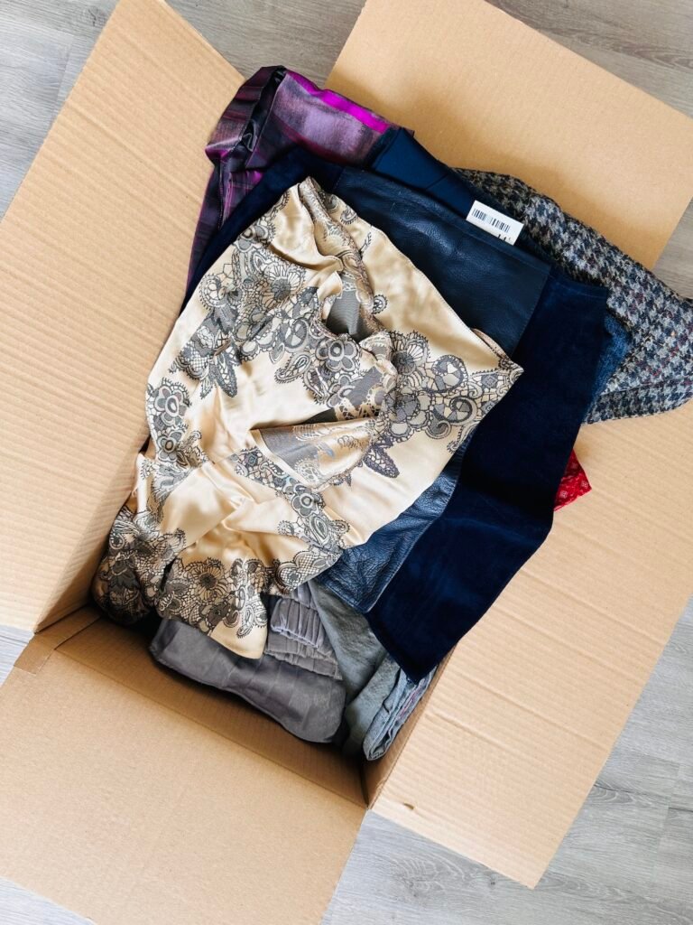 vetements de seconde-main à trier 