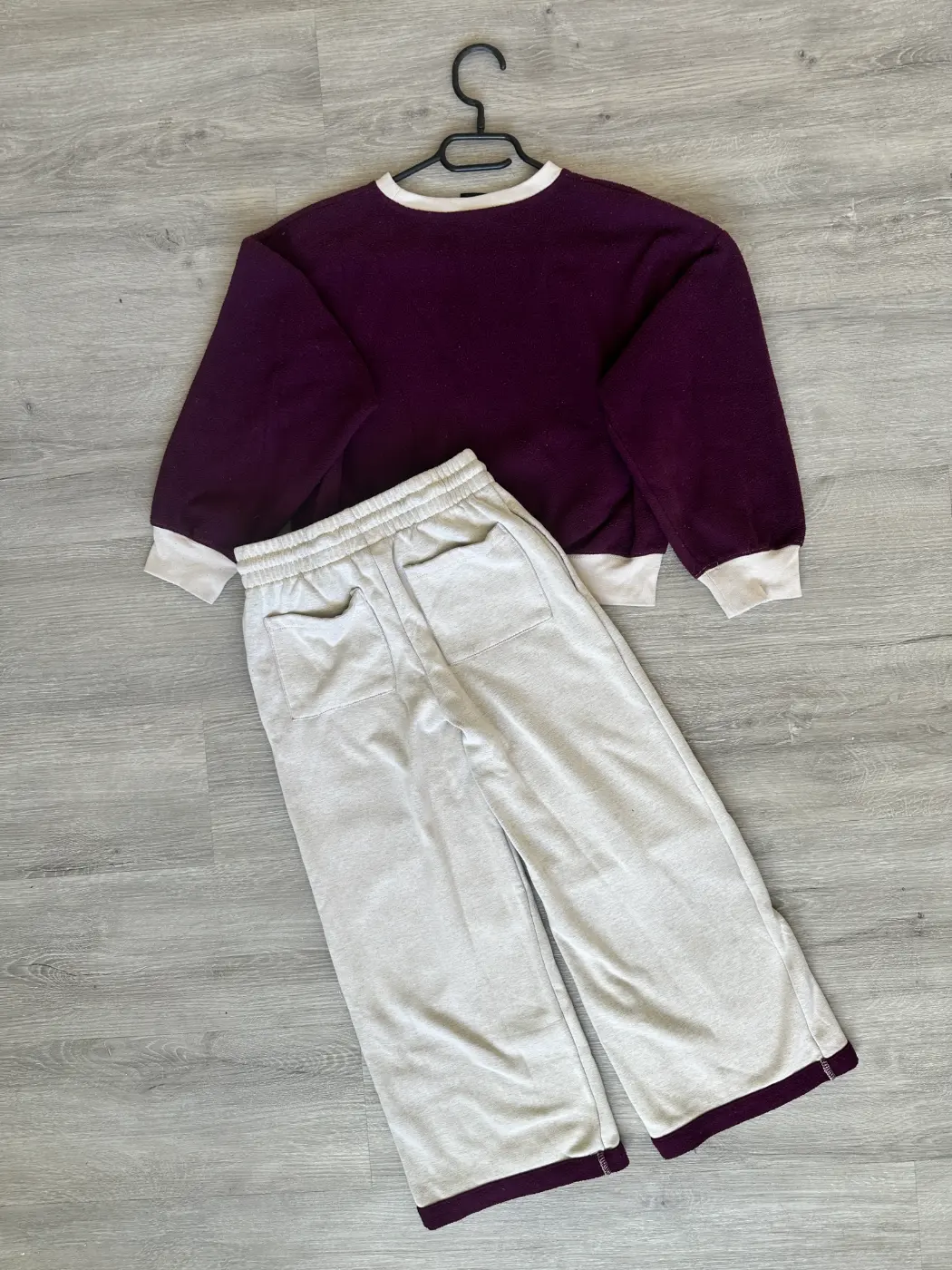 ensemble sweat et pantalon de jogging jordan violet beige dos