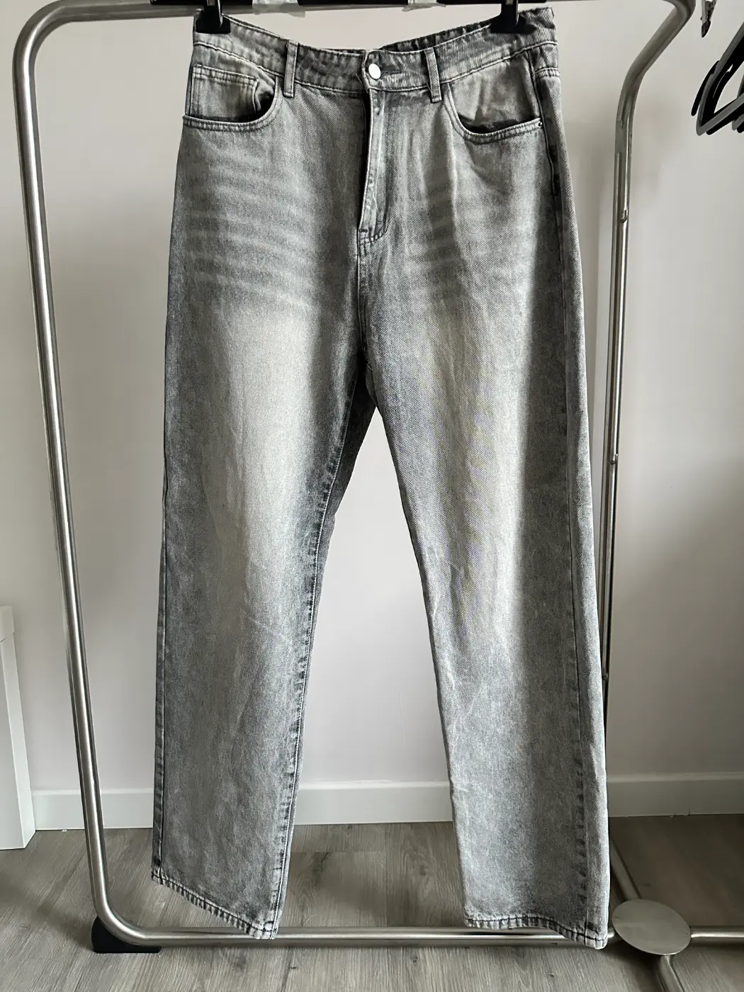 jean over size shein gris face