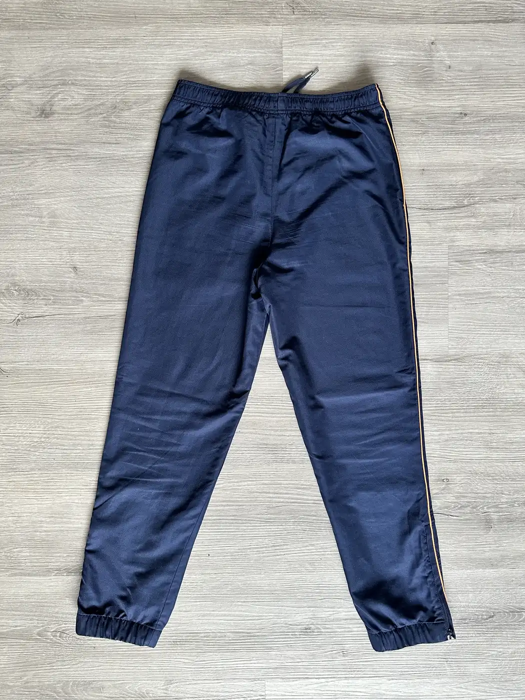 jogging lacoste ado occasion vu de dos